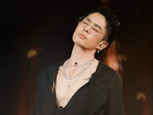 Gaya Vanness Wu Tetap Ikonik, Makin Matang di Usia 48 Tahun