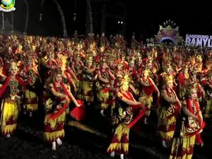 Siswi Sekolah Rakyat Tampil Memukau di Festival Gandrung Sewu 2026