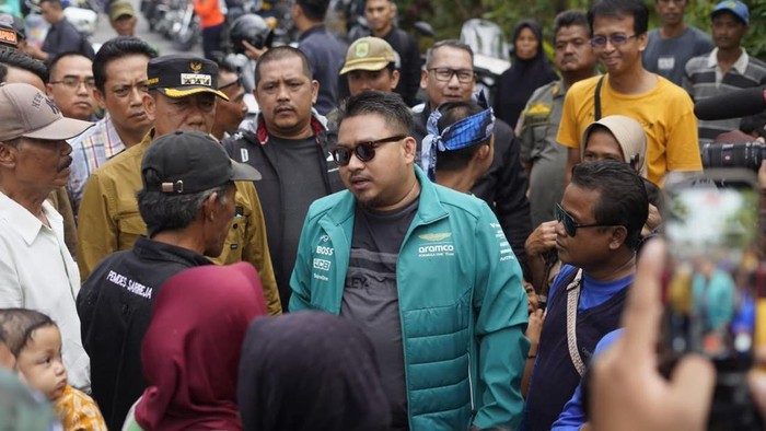 Bupati Subang, Reynaldy Putra Andita Budi Raemi meninjau lokasi kekeringan dan krisis air bersih.