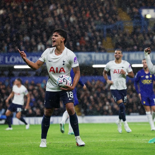 Chelsea Dipermalukan Spurs 0-2, Kartu Merah Palmer Jadi Sorotan