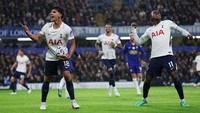 Chelsea Dipermalukan Spurs 0-2, Kartu Merah Palmer Jadi Sorotan
