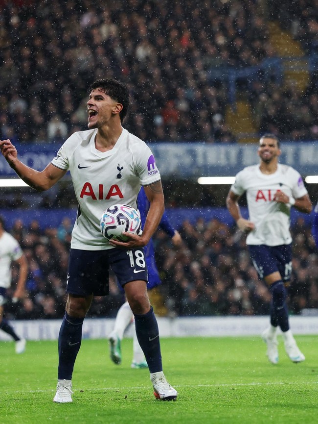 Chelsea Dipermalukan Spurs 0-2, Kartu Merah Palmer Jadi Sorotan