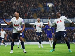 Hasil ini membuat Chelsea tertahan di peringkat keempat klasemen sementara Liga Inggris dengan koleksi 13 poin dari delapan pertandingan. Sementara itu, Tottenham Hotspur naik ke posisi ke-12 dengan sembilan poin. Kekalahan ini menjadi pekerjaan rumah bagi Chelsea, terutama dalam menjaga konsentrasi dan disiplin pemain, sedangkan Spurs memperoleh suntikan kepercayaan diri berkat kemenangan penting dalam derby London. REUTERS/Isabel Infantes