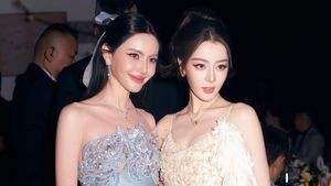 2 Ikon Asia Dilraba Dilmurat & Davika Pose Bareng, Cantiknya Bikin Terpana