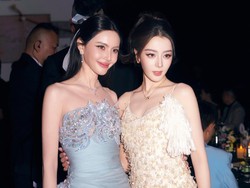 2 Ikon Asia Dilraba Dilmurat & Davika Pose Bareng, Cantiknya Bikin Terpana