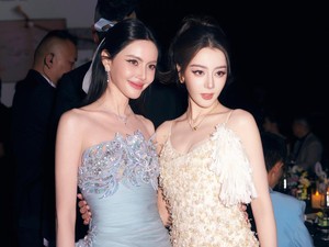 2 Ikon Asia Dilraba Dilmurat & Davika Pose Bareng, Cantiknya Bikin Terpana