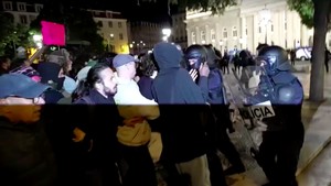 Demo di Portugal Dibubarkan Paksa Polisi