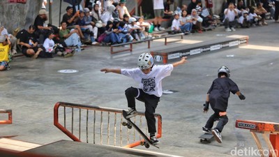 Dulu Kumuh, Kini Jadi Arena Skateboard Keren di Kolong Flyover Slipi