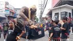 Naga dan Raksasa Meriahkan Festival Budaya Sedekah Bumi Tandes Surabaya Naga dan Raksasa Meriahkan Festival Budaya Sedekah Bumi Tandes Surabaya