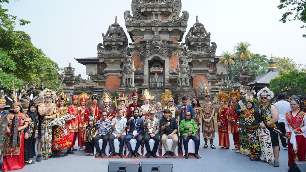 Meriah! Festival Negeri Kami Satukan 38 Provinsi di 1 Panggung