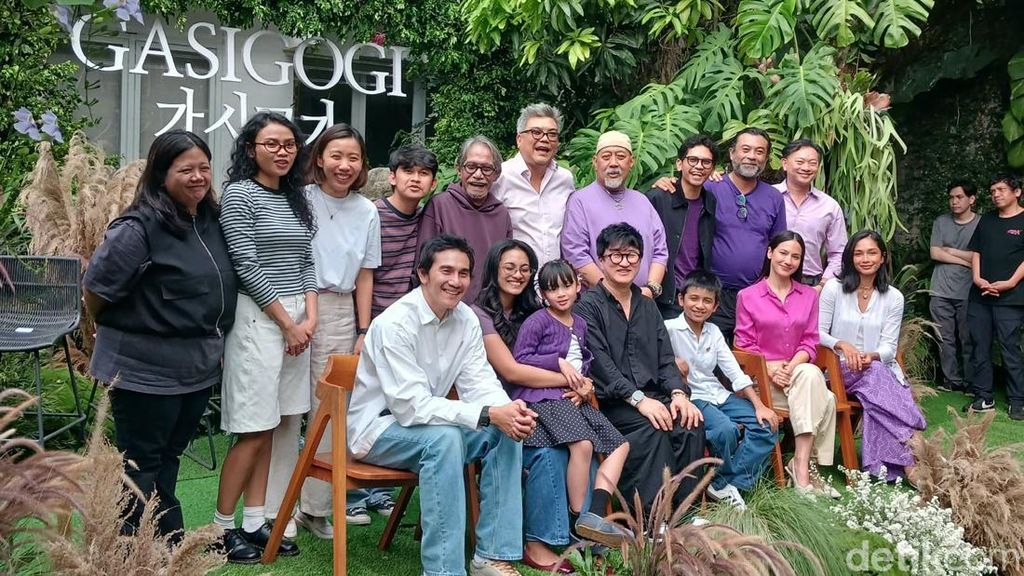 Pevita Pearce Kagumi Vino G Bastian dari Kecil, Senang Kini Main Film Bareng