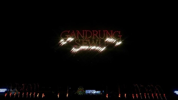 Gandrung Sewu 2026 Pertunjukan seni tari kolosal Gandrung Sewu 2026 digelar Sabtu (24/10) di Pantai Boom Banyuwangi