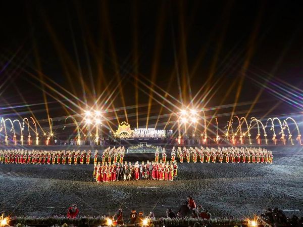 Potret Megahnya Tari Gandrung Sewu 2026 Berpadu dengan Teknologi