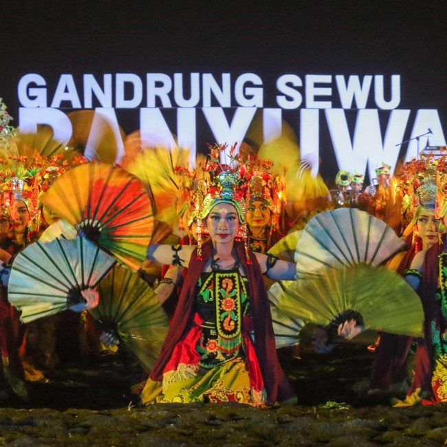 Gandrung Sewu 2026 Tampil Beda, 1.300 Penari Menyala dalam Gelap