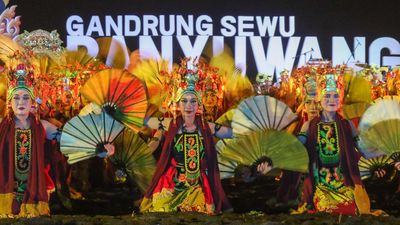 Gandrung Sewu 2026 Tampil Beda, 1.300 Penari Menyala dalam Gelap