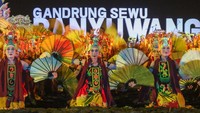 Gandrung Sewu 2026 Tampil Beda, 1.300 Penari Menyala dalam Gelap