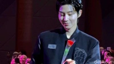 Hwang In Youp Buktikan Diri Jadi King of Fanservice di Jakarta