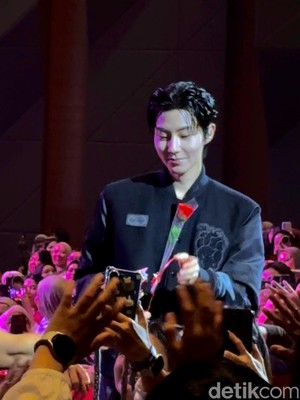 Hwang In Youp Buktikan Diri Jadi King of Fanservice di Jakarta