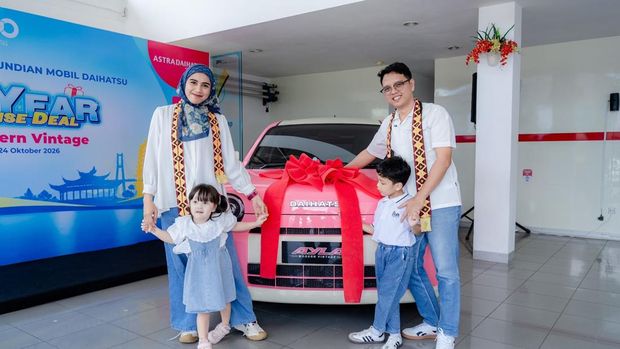 Ini dia konsumen Daihatsu beruntung yang dapat hadiah Ayla Modern Vintage