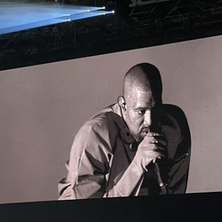 Dome Stage 360° Kanye West Gak Ada Obat, Bikin GBK Panas!