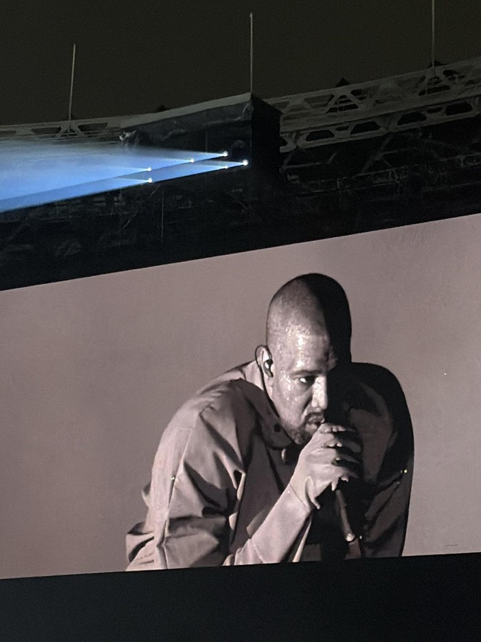 Kanye West manggung di Ye Live in Jakarta pada Sabtu (24/10/2026) malam di Stadion Utama Gelora Bung Karno, Jakarta Pusat.
