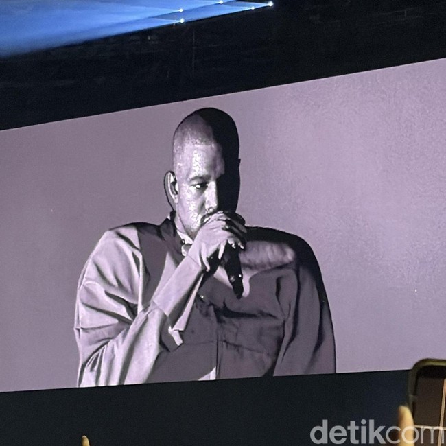 Sabtu Malam di Jakarta dalam Genggaman Kanye West