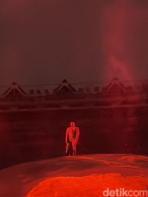 Kanye West tampil dalam Ye Live in Jakarta di Stadion Utama Gelora Bung Karno pada Sabtu (24/10/2026) malam.