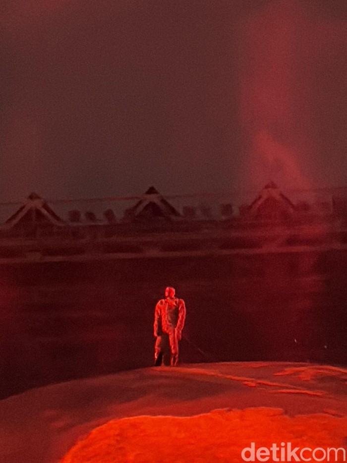 Kanye West tampil dalam Ye Live in Jakarta di Stadion Utama Gelora Bung Karno pada Sabtu (24/10/2026) malam.