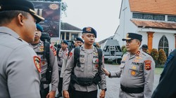 Kapolda Bali Lepas 100 Personel Brimob untuk Tangani Karhutla di Kalsel