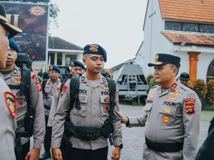 Kapolda Bali Lepas 100 Personel Brimob untuk Tangani Karhutla di Kalsel