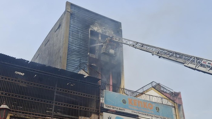 Kebakaran di Jalan Suryakencana Bogor (Sholihin/detikcom)