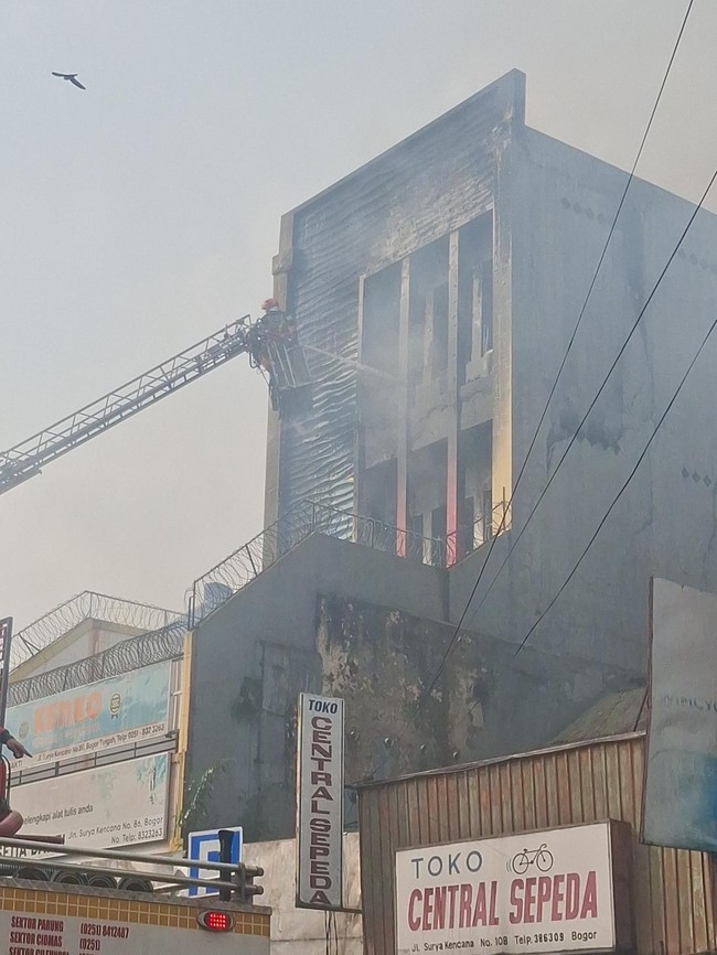 Penampakan Ruko Suryakencana Sebelum dan Sesudah Dilalap Api