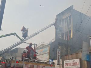 Penampakan Ruko Suryakencana Sebelum dan Sesudah Dilalap Api