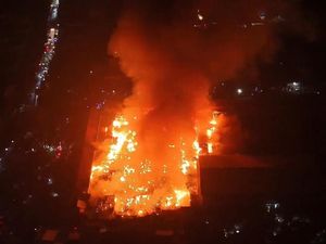 Kebakaran Hebat Landa Pasar Sentral Soppeng, 1 Orang Diamankan