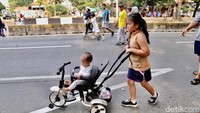 Selama pelaksanaan HBKB, ruas Jalan Sultan Iskandar Muda ditutup bagi kendaraan bermotor mulai dari depan Gandaria City hingga Simpang Kostrad. Penutupan ini memberikan ruang bagi masyarakat untuk beraktivitas dengan lebih nyaman.