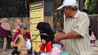 HBKB di Jalan Sultan Iskandar Muda berlangsung mulai pukul 05.30 hingga 09.00 WIB. Pelaksanaan di lokasi ini juga bertepatan dengan penyelenggaraan Jakarta Running Festival (JRF).