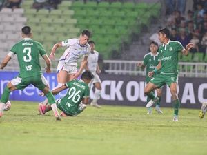 Diwarnai 2 Kartu Merah, PSIS Takluk 1-2 dari Tuan Rumah PSMS Medan