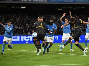 Hasil Liga Italia: Seru! Napoli Vs Roma Tuntas 3-3