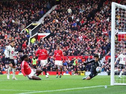 Manchester United dihajar Bournemouth tiga gol tanpa balas di Old Trafford, Minggu (25/10). (Foto: Getty Images/Marc AtkinsM)
