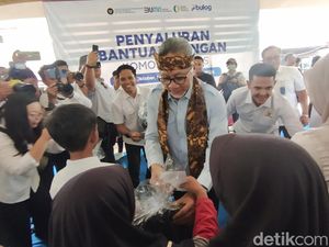 Salurkan Bantuan Pangan, Menko Zulhas Sebut Nganjuk Terbaik se-Indonesia