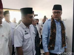 Tinjau SPPG Ponpes Mojosari Nganjuk, Menko Zulhas: Wajib Kita Tambah!