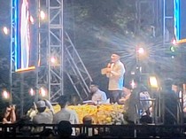 Menko Pangan Zulhas Sapa Ribuan Jemaah Pengajian Akbar di Bondowoso