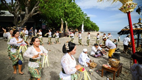Pemuteran Bay Festival di Buleleng. (sumber: Wonderful Indonesia)