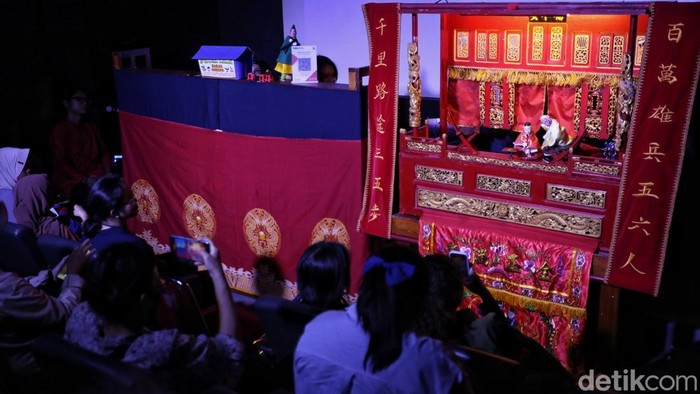 Penuh Cerita, Wayang Potehi Hidupkan Tradisi Tionghoa di Tanah Jawa