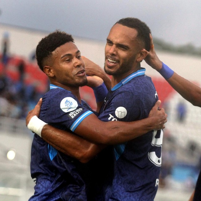 Pesta Gol! Arema FC Libas Dewa United 4-0 di Kanjuruhan