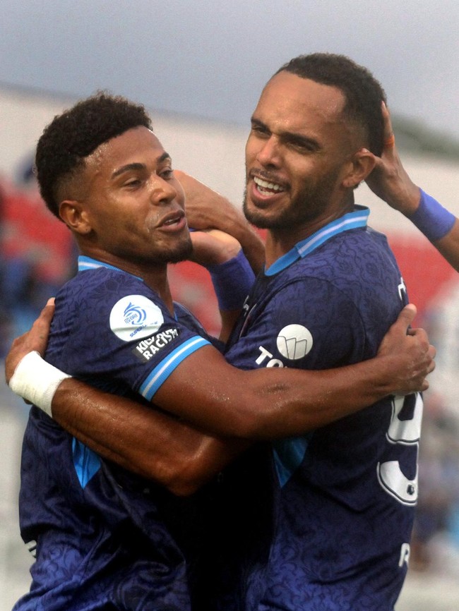 Pesta Gol! Arema FC Libas Dewa United 4-0 di Kanjuruhan