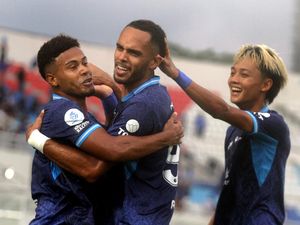 Pesta Gol! Arema FC Libas Dewa United 4-0 di Kanjuruhan