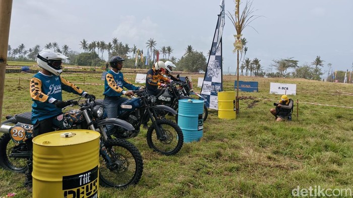 Puluhan riders mengikuti Swank Rally di kawasan Ciputra Beach Resort di Desa Pangkung Tibah, Desa Kediri, Tabanan, Minggu (25/10/2026). (Dok Krisna Pradipta/detikBali)