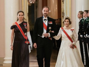 Pakai Tiara, Ini Momen Putri Ingrid Melangkah sebagai Calon Ratu Norwegia
