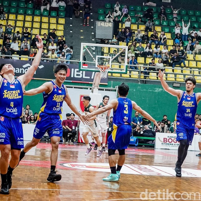 Satria Muda Tumbangkan Juara IBL 2026 Bogor Hornbills dengan Skor 74-64